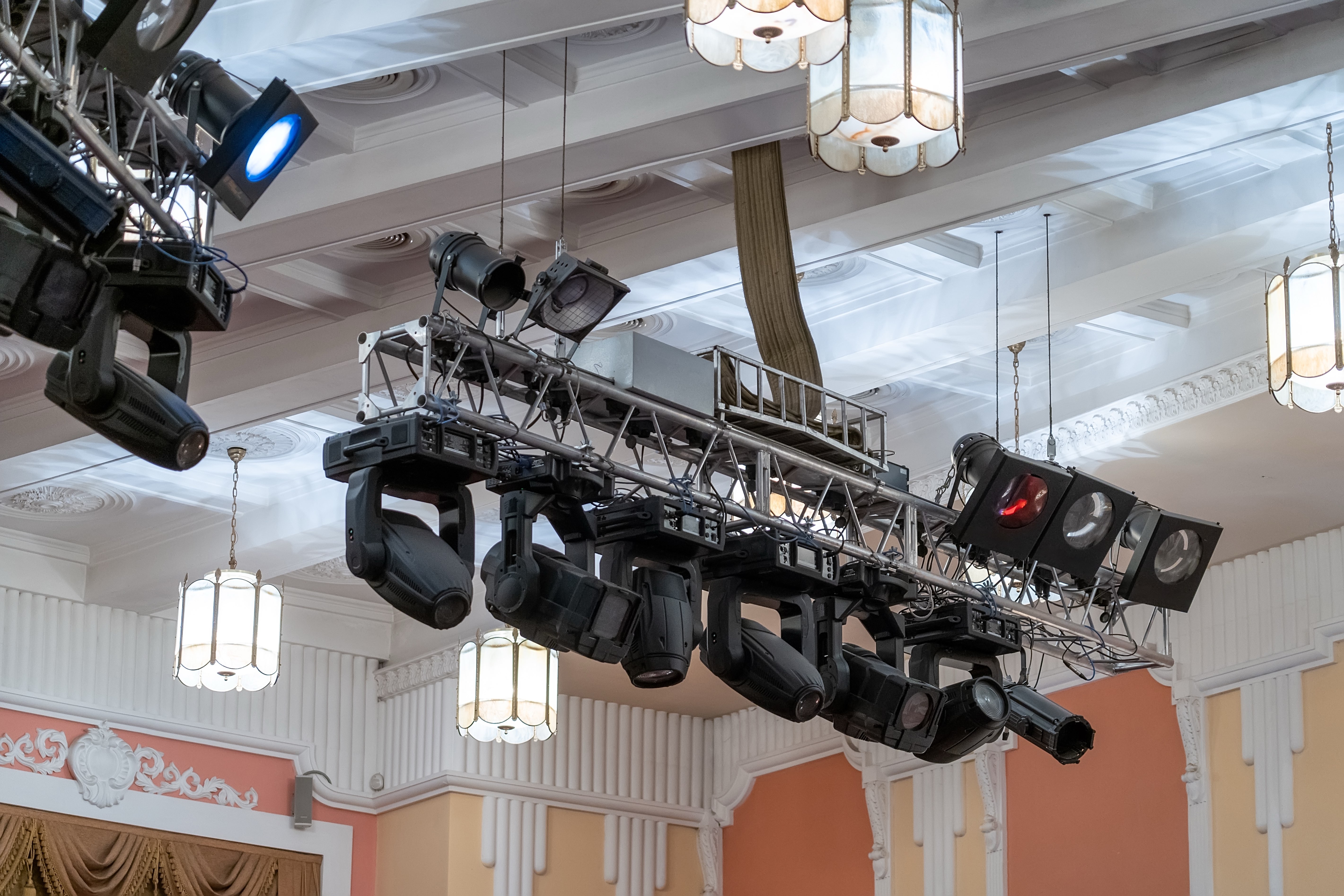 Lighting rig and fixtures